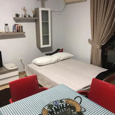 Apartament Vlore Apartment *